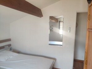 2 chambres, fer et planche à repasser, Wi-Fi gratuit
