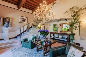 9 bedrooms - Villa Borbone - Perched on the Lucca Hills (Lucca)