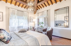 House | 9 bedrooms