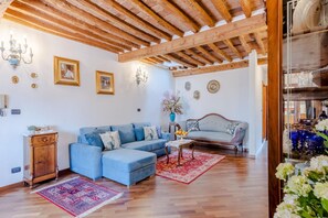 Apartment | 3 bedrooms - Casa La Guardia a 3 Bedrooms Panoramic Apartment (Lucca)