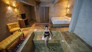 Luxury Suite, 1 Queen Bed - Hydros Cave Suit (Nevsehir)