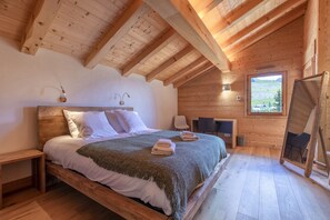 4 Schlafzimmer, Schreibtisch, Bügeleisen/Bügelbrett, Reisekinderbett