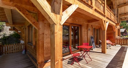 Chalet 5* Les Bognettes 10 pers 450 m from the ski slopes and 100 m from the shops