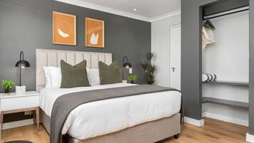 1 chambre, coffres-forts dans les chambres, fer et planche à repasser