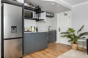 Fridge, microwave, oven, stovetop - Point Break | Ground Studio | Private Courtyard (Cape Town)