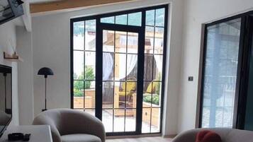 Royal Suite | 1 bedroom, premium bedding, memory foam beds, minibar