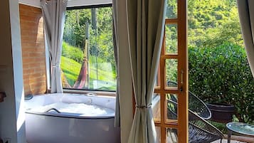 Deluxe Double Room | Free WiFi, bed sheets