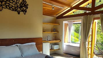 Deluxe Double Room | Free WiFi, bed sheets