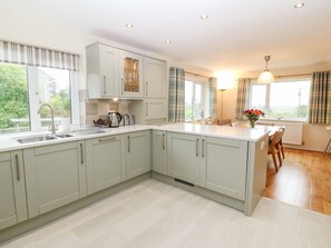 Interior - Hefo'r Grug (Pwllheli)