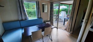 Table de tennis de table