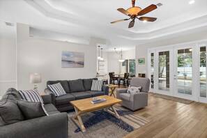 Smart TV, fireplace, DVD player
