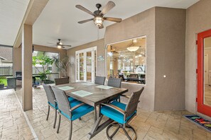 Outdoor dining