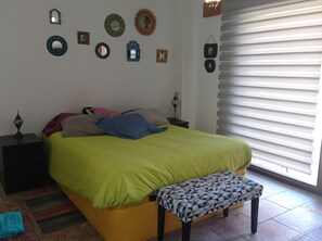 4 Schlafzimmer, Schreibtisch, Bügeleisen/Bügelbrett, kostenloses WLAN