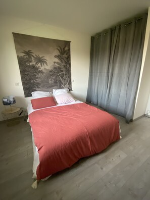 3 slaapkamers, een bureau, wifi