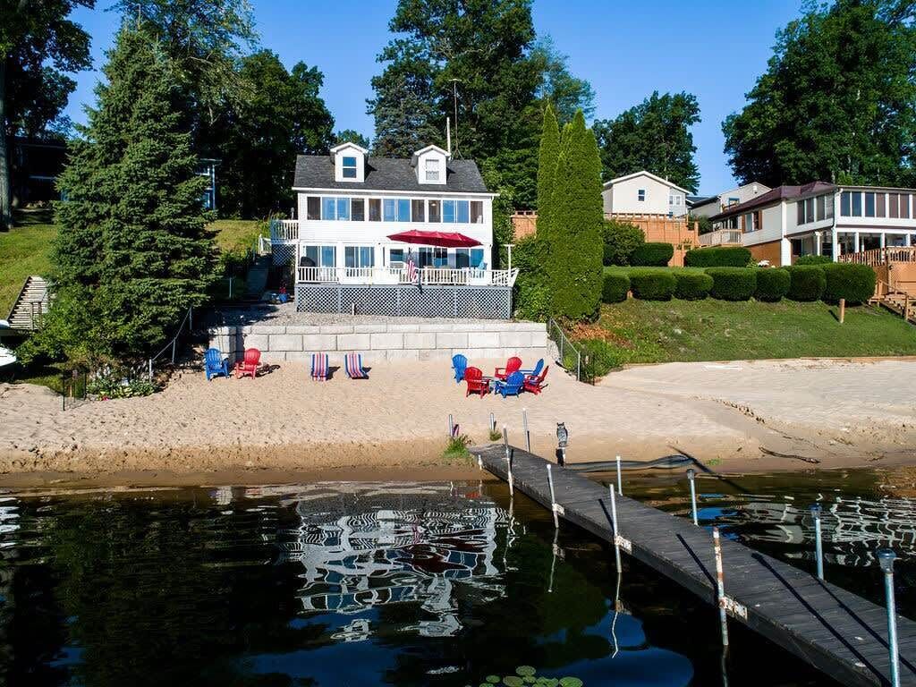 Priscilla's Place: Big Pine Island Lake Retreat