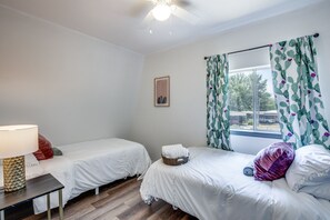 3 habitaciones, escritorio, wifi gratis y ropa de cama 