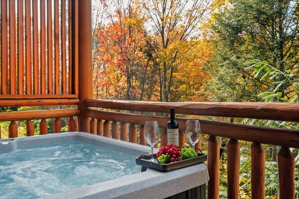 Outdoor spa tub