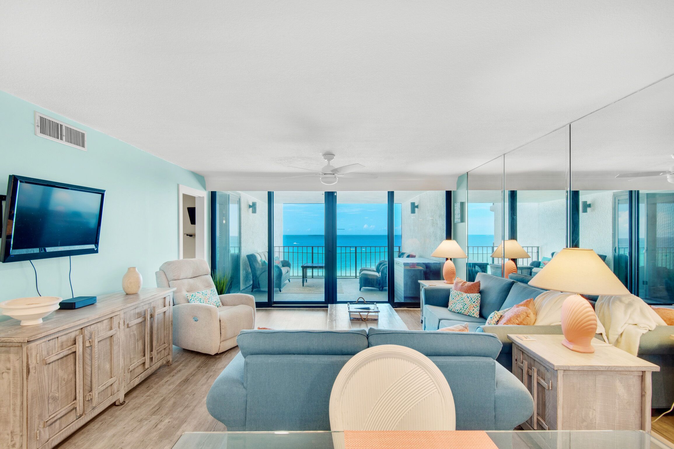 We❤️Snowbirds-Beach Service-XL Balcony-Beachfront Pool-2BR Watercrest 605