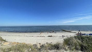 靠近海滩