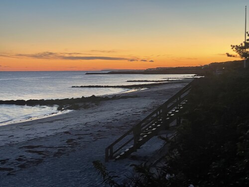 Seaside Getaway - Harwichport Beachhouse