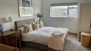 Unclassified image, 4 of 12, button - Fabulous View and 2 Beds in Bath (Bath)