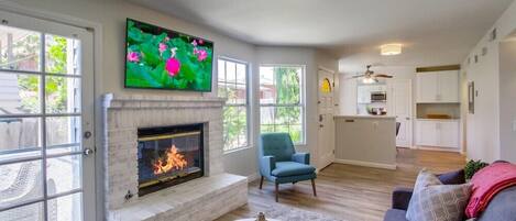 Smart TV y chimenea