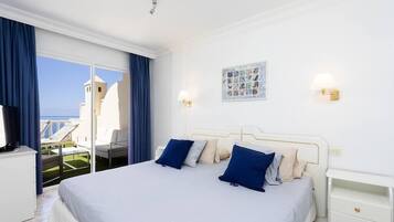 1 slaapkamer, een strijkplank/strijkijzer, wifi, beddengoed