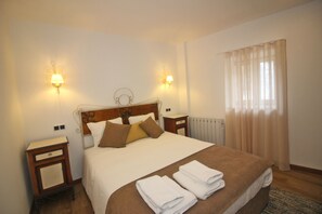 Free WiFi, bed sheets - Casa da Lameira - Rural house in Geres for 2 people (Gerês)