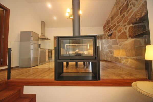 Interior - rural house in Geres for 4 people with fireplace (Gerês)