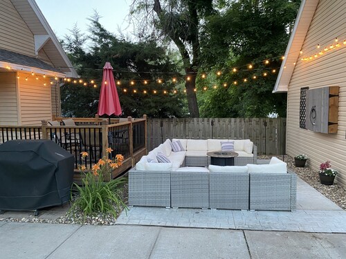 160" Movie Theater! Great For Movie Nights!