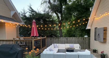 160" Movie Theater! Great For Movie Nights!