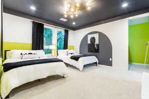 5 Schlafzimmer, Schreibtisch, Bügeleisen/Bügelbrett, WLAN