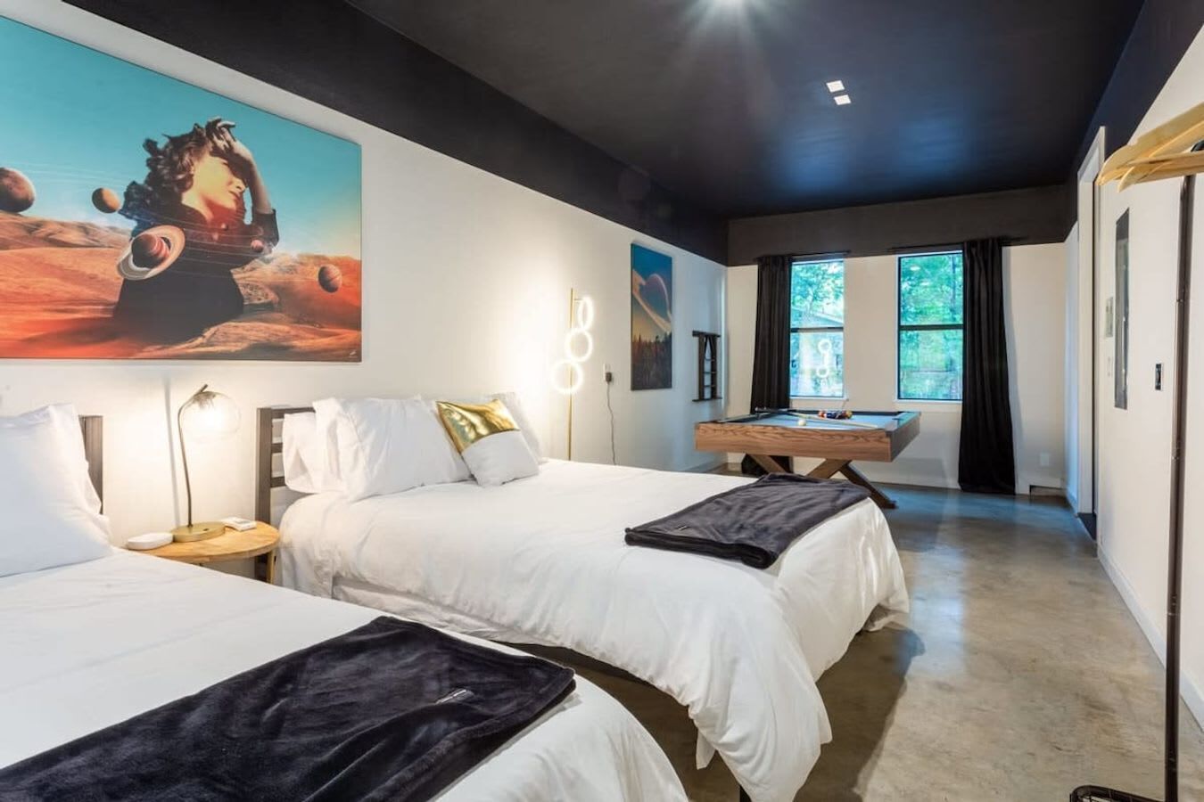 10 bedrooms, desk, iron/ironing board, WiFi