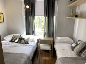1 quarto, escrivaninha, Wi-Fi de cortesia, roupa de cama