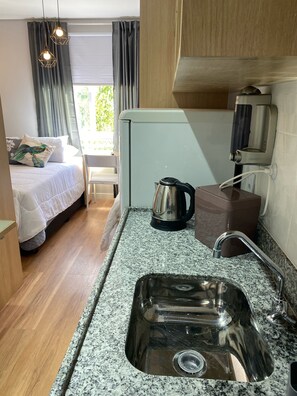1 bedroom, desk, free WiFi, bed sheets
