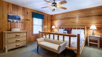 4 chambres, bureau, fer et planche Ă  repasser, lit parapluie