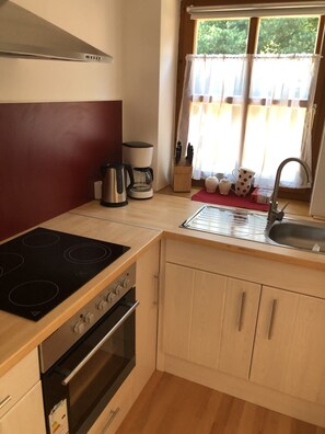 Private kitchen - Quiet vacation apartment in the climatic health resort Hauzenberg! (Hauzenberg)