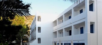 Lagada Beach Hotel