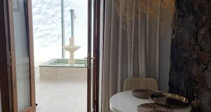 Casa del Indiano - Canarian Studio with Patio