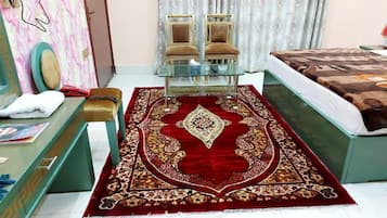 Deluxe Double Room | Free WiFi, bed sheets