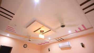 Deluxe Double Room | Free WiFi, bed sheets