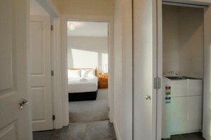 1 bedroom, desk, iron/ironing board, WiFi
