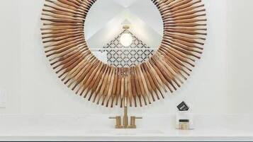 Bathtub, hair dryer, towels