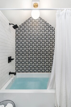 Bathtub
