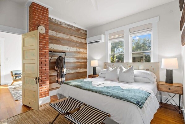 1 soverom, strykejern/-brett, wi-fi og sengetøy