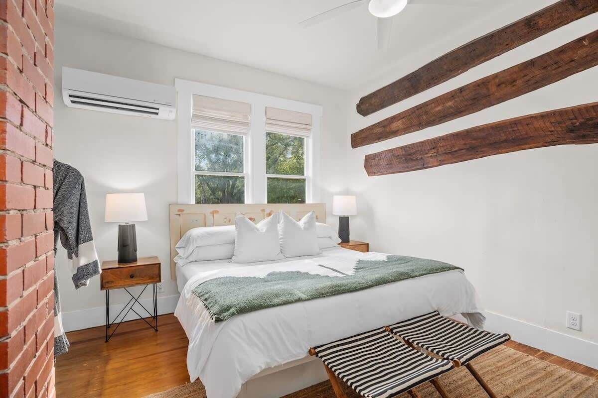 1 habitación, tabla de planchar con plancha, wifi y ropa de cama 