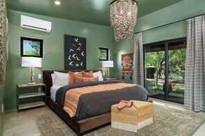 1 bedroom, iron/ironing board, WiFi, bed sheets - Juniper at Ololo, Hot tub, Fire Pit, Fireplace! (Fredericksburg)