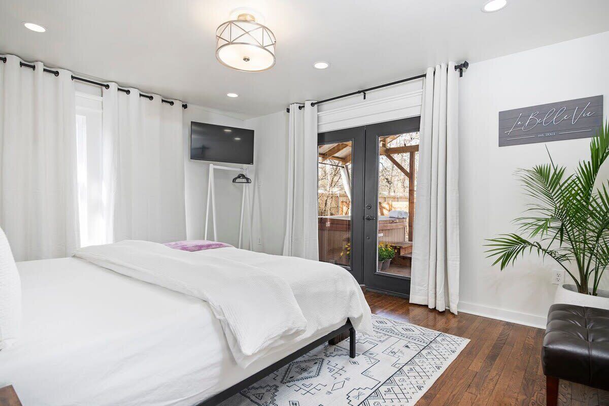 1 habitación, tabla de planchar con plancha, wifi y ropa de cama 