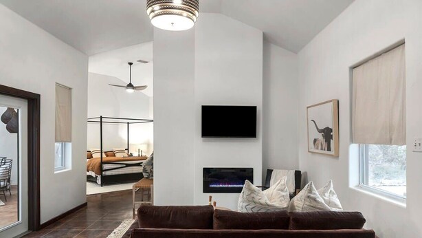 TV, fireplace, offices