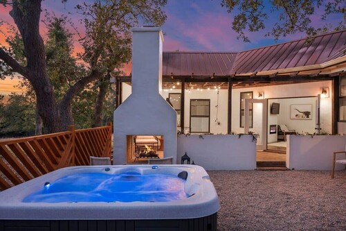 Coco Casita, Private Hot Tub, Secluded, Fireplace